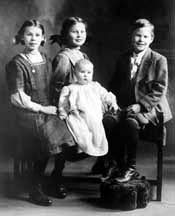 Daniel E. Roberts children 1911